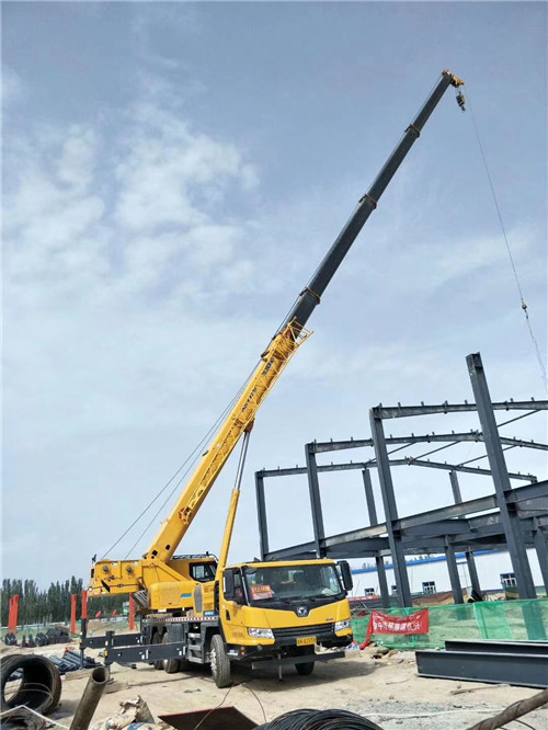 林甸县超高层建筑钢结构吊装案例
